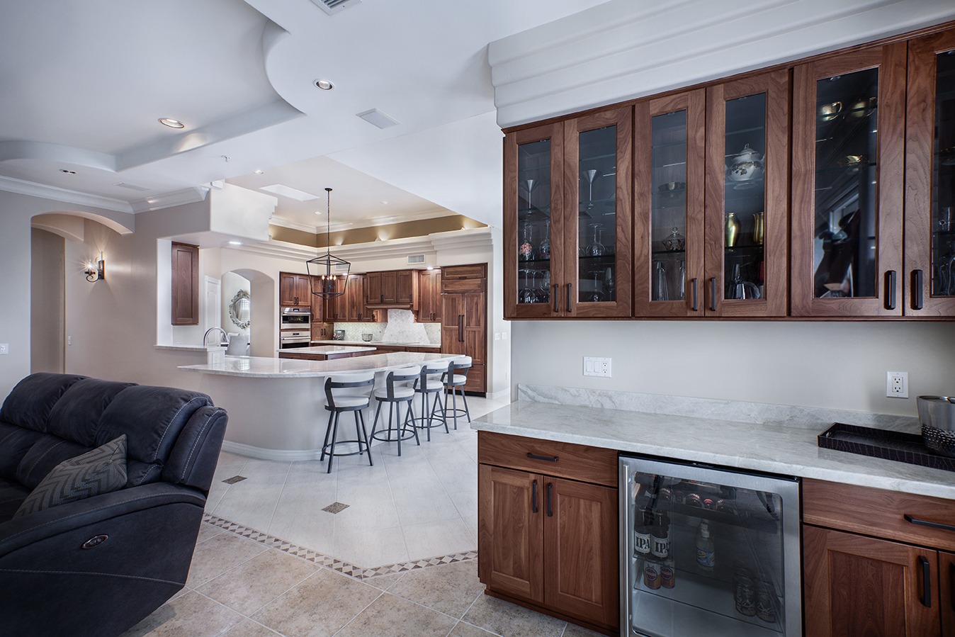 kitchen&wet bar